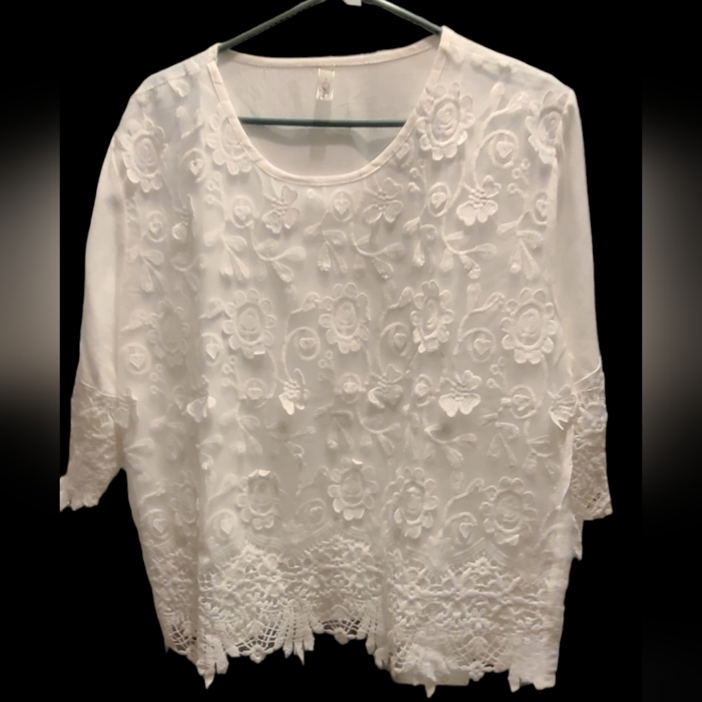 🐰White Lace Blouse - Picture 2 of 6